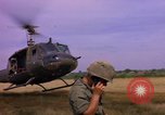 Immagine di 173Rd Brigata Aerea Il Vietnam, 1966, secondo 44 filmato di repertorio 65675045338