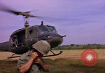 Immagine di 173Rd Brigata Aerea Il Vietnam, 1966, secondo 45 filmato di repertorio 65675045338