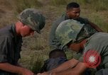 Immagine di 173Rd Brigata Aerea Il Vietnam, 1966, secondo 27 filmato di repertorio 65675045339