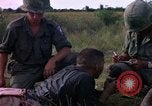Immagine di 173Rd Brigata Aerea Il Vietnam, 1966, secondo 59 filmato di repertorio 65675045339