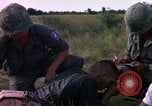 Immagine di 173Rd Brigata Aerea Il Vietnam, 1966, secondo 61 filmato di repertorio 65675045339