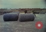 Standbild 173rd Airborne Brigade Vietnam, 1966, aus Sekunde 14 historischem Filmmaterial Videoclip 65675045348