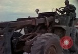 Standbild 173rd Airborne Brigade Vietnam, 1966, aus Sekunde 19 historischem Filmmaterial Videoclip 65675045348