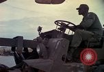 Standbild 173rd Airborne Brigade Vietnam, 1966, aus Sekunde 22 historischem Filmmaterial Videoclip 65675045348