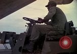 Standbild 173rd Airborne Brigade Vietnam, 1966, aus Sekunde 25 historischem Filmmaterial Videoclip 65675045348