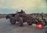 Standbild 173rd Airborne Brigade Vietnam, 1966, aus Sekunde 27 historischem Filmmaterial Videoclip 65675045348