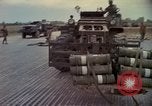 Standbild 173rd Airborne Brigade Vietnam, 1966, aus Sekunde 29 historischem Filmmaterial Videoclip 65675045348