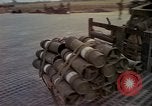 Standbild 173rd Airborne Brigade Vietnam, 1966, aus Sekunde 30 historischem Filmmaterial Videoclip 65675045348