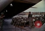 Standbild 173rd Airborne Brigade Vietnam, 1966, aus Sekunde 32 historischem Filmmaterial Videoclip 65675045348
