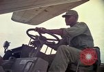 Standbild 173rd Airborne Brigade Vietnam, 1966, aus Sekunde 35 historischem Filmmaterial Videoclip 65675045348