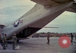 Standbild 173rd Airborne Brigade Vietnam, 1966, aus Sekunde 48 historischem Filmmaterial Videoclip 65675045348