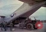 Standbild 173rd Airborne Brigade Vietnam, 1966, aus Sekunde 60 historischem Filmmaterial Videoclip 65675045348