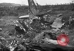 Image De l'écrasement du numéro 42-65283 B-29 Tinian île Îles Mariannes, 1945, de la seconde 16 séquences d'archives historiques vidéo 65675045365
