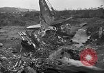 Image De l'écrasement du numéro 42-65283 B-29 Tinian île Îles Mariannes, 1945, de la seconde 17 séquences d'archives historiques vidéo 65675045365