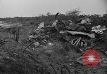 Image De l'écrasement du numéro 42-65283 B-29 Tinian île Îles Mariannes, 1945, de la seconde 28 séquences d'archives historiques vidéo 65675045365