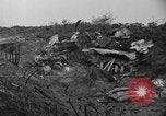 Image De l'écrasement du numéro 42-65283 B-29 Tinian île Îles Mariannes, 1945, de la seconde 30 séquences d'archives historiques vidéo 65675045365