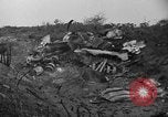 Image De l'écrasement du numéro 42-65283 B-29 Tinian île Îles Mariannes, 1945, de la seconde 31 séquences d'archives historiques vidéo 65675045365