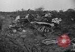Image De l'écrasement du numéro 42-65283 B-29 Tinian île Îles Mariannes, 1945, de la seconde 32 séquences d'archives historiques vidéo 65675045365