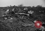 Image De l'écrasement du numéro 42-65283 B-29 Tinian île Îles Mariannes, 1945, de la seconde 36 séquences d'archives historiques vidéo 65675045365