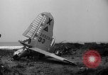 Image De l'écrasement du numéro 42-65283 B-29 Tinian île Îles Mariannes, 1945, de la seconde 40 séquences d'archives historiques vidéo 65675045365