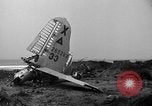 Image De l'écrasement du numéro 42-65283 B-29 Tinian île Îles Mariannes, 1945, de la seconde 41 séquences d'archives historiques vidéo 65675045365
