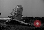 Image De l'écrasement du numéro 42-65283 B-29 Tinian île Îles Mariannes, 1945, de la seconde 45 séquences d'archives historiques vidéo 65675045365