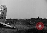 Image De l'écrasement du numéro 42-65283 B-29 Tinian île Îles Mariannes, 1945, de la seconde 52 séquences d'archives historiques vidéo 65675045365