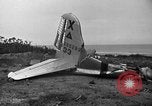 Image De l'écrasement du numéro 42-65283 B-29 Tinian île Îles Mariannes, 1945, de la seconde 62 séquences d'archives historiques vidéo 65675045365
