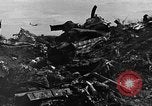 Standbild B-29 Crash Insel Tinian Marianen, 1945, aus Sekunde 25 historischem Filmmaterial Videoclip 65675045366