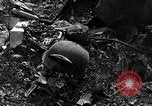 Standbild B-29 Crash Insel Tinian Marianen, 1945, aus Sekunde 38 historischem Filmmaterial Videoclip 65675045366