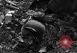 Standbild B-29 Crash Insel Tinian Marianen, 1945, aus Sekunde 42 historischem Filmmaterial Videoclip 65675045366