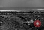 Standbild B-29 Crash Insel Tinian Marianen, 1945, aus Sekunde 45 historischem Filmmaterial Videoclip 65675045366