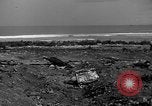 Standbild B-29 Crash Insel Tinian Marianen, 1945, aus Sekunde 46 historischem Filmmaterial Videoclip 65675045366