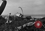 Standbild B-29 Crash Insel Tinian Marianen, 1945, aus Sekunde 18 historischem Filmmaterial Videoclip 65675045367