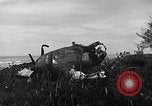 Standbild B-29 Crash Insel Tinian Marianen, 1945, aus Sekunde 23 historischem Filmmaterial Videoclip 65675045367