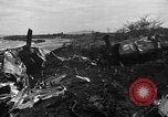 Standbild B-29 Crash Insel Tinian Marianen, 1945, aus Sekunde 45 historischem Filmmaterial Videoclip 65675045367