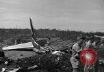 Standbild B-29 Crash Insel Tinian Marianen, 1945, aus Sekunde 57 historischem Filmmaterial Videoclip 65675045367