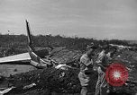 Standbild B-29 Crash Insel Tinian Marianen, 1945, aus Sekunde 58 historischem Filmmaterial Videoclip 65675045367