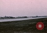 Standbild F-4J Absturz nach Piloten Sicher auswerfen Saint Louis Missouri USA, 1968, aus Sekunde 22 historischem Filmmaterial Videoclip 65675045369