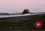 Standbild F-4J Absturz nach Piloten Sicher auswerfen Saint Louis Missouri USA, 1968, aus Sekunde 26 historischem Filmmaterial Videoclip 65675045369