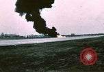 Standbild F-4J Absturz nach Piloten Sicher auswerfen Saint Louis Missouri USA, 1968, aus Sekunde 40 historischem Filmmaterial Videoclip 65675045369