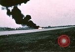 Standbild F-4J Absturz nach Piloten Sicher auswerfen Saint Louis Missouri USA, 1968, aus Sekunde 45 historischem Filmmaterial Videoclip 65675045369