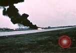 Standbild F-4J Absturz nach Piloten Sicher auswerfen Saint Louis Missouri USA, 1968, aus Sekunde 47 historischem Filmmaterial Videoclip 65675045369