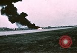 Standbild F-4J Absturz nach Piloten Sicher auswerfen Saint Louis Missouri USA, 1968, aus Sekunde 48 historischem Filmmaterial Videoclip 65675045369