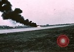 Standbild F-4J Absturz nach Piloten Sicher auswerfen Saint Louis Missouri USA, 1968, aus Sekunde 52 historischem Filmmaterial Videoclip 65675045369