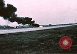 Standbild F-4J Absturz nach Piloten Sicher auswerfen Saint Louis Missouri USA, 1968, aus Sekunde 58 historischem Filmmaterial Videoclip 65675045369