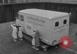 Standbild Besatzungsmitglieder Blut spenden San Francisco California USA, 1951, aus Sekunde 9 historischem Filmmaterial Videoclip 65675045381