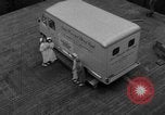 Standbild Besatzungsmitglieder Blut spenden San Francisco California USA, 1951, aus Sekunde 12 historischem Filmmaterial Videoclip 65675045381