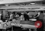 Standbild Besatzungsmitglieder Blut spenden San Francisco California USA, 1951, aus Sekunde 14 historischem Filmmaterial Videoclip 65675045381