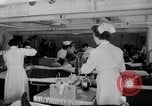 Standbild Besatzungsmitglieder Blut spenden San Francisco California USA, 1951, aus Sekunde 18 historischem Filmmaterial Videoclip 65675045381